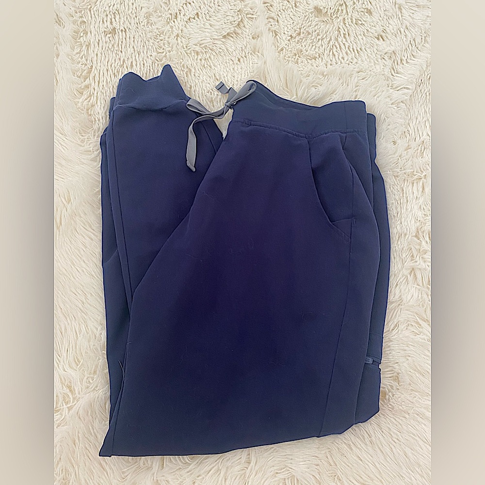 Figs- NAVY zamora jogger scrubs